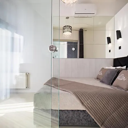Arkadia Palace Luxury Apartment